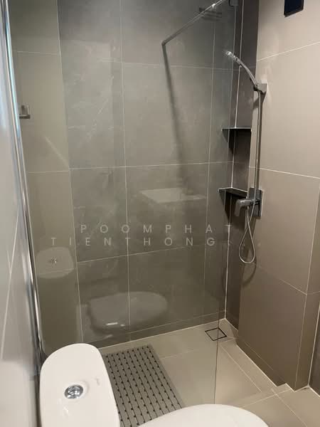 Venue ID Motorway Rama 9, Bangkok, Phatthana Chonburi Road 4, Khlong Song Ton Nun, Lat Krabang, Bangkok, 6 Bedrooms, 365 sqm, Single Detached House For Sale, by Poomphat Tienthongsakul, 500255286 - DDproperty.com