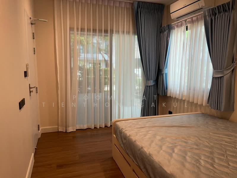 Venue ID Motorway Rama 9, Bangkok, Phatthana Chonburi Road 4, Khlong Song Ton Nun, Lat Krabang, Bangkok, 6 Bedrooms, 365 sqm, Single Detached House For Sale, by Poomphat Tienthongsakul, 500255286 - DDproperty.com