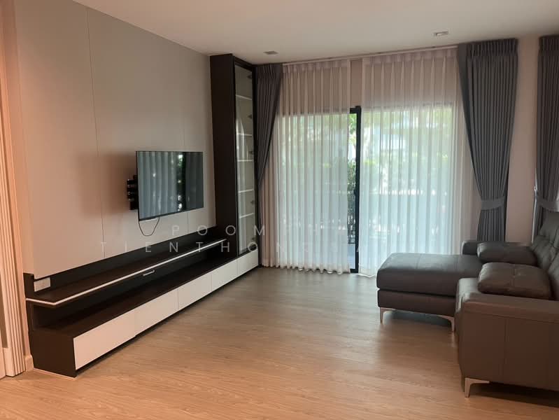 Venue ID Motorway Rama 9, Bangkok, Phatthana Chonburi Road 4, Khlong Song Ton Nun, Lat Krabang, Bangkok, 6 Bedrooms, 365 sqm, Single Detached House For Sale, by Poomphat Tienthongsakul, 500255286 - DDproperty.com