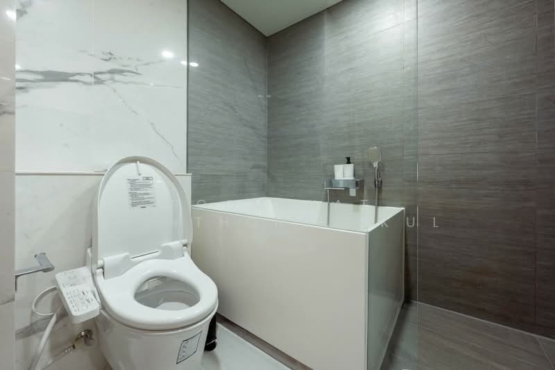 Siamese Exclusive Sukhumvit 31, Bangkok, 75 Soi Sukhumvit 31, Khlong Tan Nua, Watthana, Bangkok, 1 Bedroom, 64 sqm, Condo For Sale, by Poomphat Tienthongsakul, 500255305 - DDproperty.com