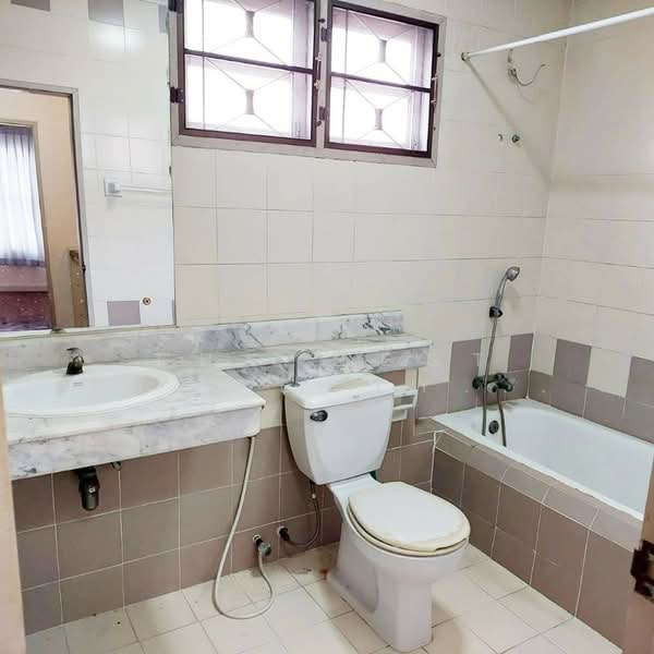 บุศรินทร์ พระยาสุเรนทร์40, Bangkok, Sam Wa Tawan Tok, Khlong Sam Wa, Bangkok, 3 Bedrooms, 100 sqm, Townhouse For Sale, by The Best Property เล็ก, 500255378 - DDproperty.com