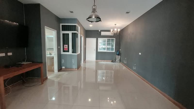 โกลเด้น ทาวน์ ลาดพร้าว เกษตรนวมินทร์-ขายทาวน์โฮม 3 ชั้น ต่อเติมหน้า-ครัวครบ นวมินทร์42 แยก27 WRK003, กรุงเทพ, คลองกุ่ม, บึงกุ่ม, กรุงเทพ, 210 ตร.ม., ทาวน์เฮ้าส์ ขาย, โดย สิริกาญจน์ กุลจิราธีรัตม์, 500255388 - DDproperty.com