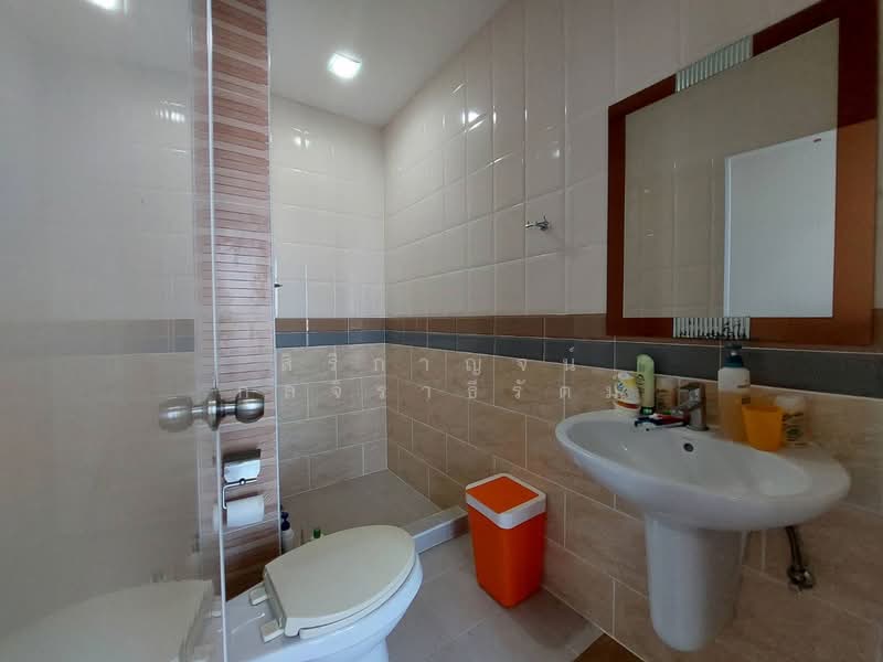 โกลเด้น ทาวน์ ลาดพร้าว เกษตรนวมินทร์-ขายทาวน์โฮม 3 ชั้น ต่อเติมหน้า-ครัวครบ นวมินทร์42 แยก27 WRK003, Bangkok, Khlong Kum, Bueng Kum, Bangkok, 5 Bedrooms, 210 sqm, Townhouse For Sale, by สิริกาญจน์ กุลจิราธีรัตม์, 500255388 - DDproperty.com