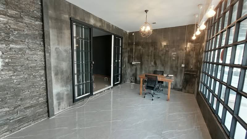 Golden Town Ladprao-Kaset Nawamin - 3-story townhome for rent, 5 bedrooms, 4 bathrooms, extended kit, Bangkok, Khlong Kum, Bueng Kum, Bangkok, 5 Bedrooms, 210 sqm, Townhouse For Rent, by สิริกาญจน์ กุลจิราธีรัตม์, 500255429 - DDproperty.com