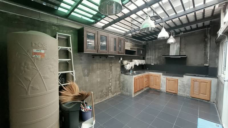 Golden Town Ladprao-Kaset Nawamin - 3-story townhome for rent, 5 bedrooms, 4 bathrooms, extended kit, Bangkok, Khlong Kum, Bueng Kum, Bangkok, 5 Bedrooms, 210 sqm, Townhouse For Rent, by สิริกาญจน์ กุลจิราธีรัตม์, 500255429 - DDproperty.com