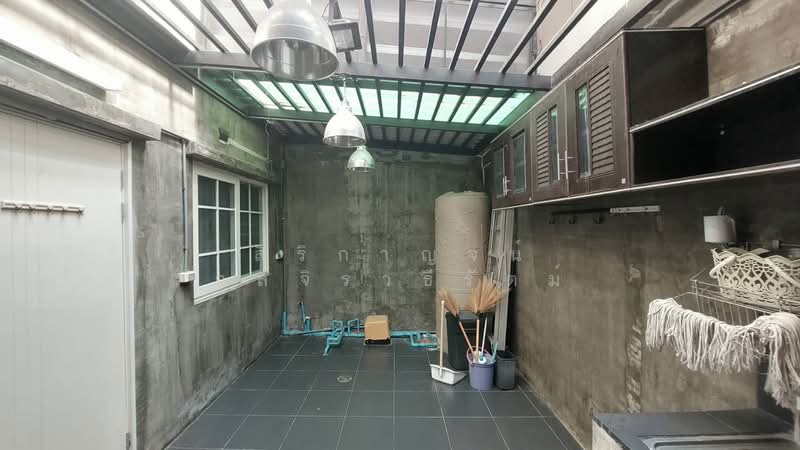 Golden Town Ladprao-Kaset Nawamin - 3-story townhome for rent, 5 bedrooms, 4 bathrooms, extended kit, Bangkok, Khlong Kum, Bueng Kum, Bangkok, 5 Bedrooms, 210 sqm, Townhouse For Rent, by สิริกาญจน์ กุลจิราธีรัตม์, 500255429 - DDproperty.com