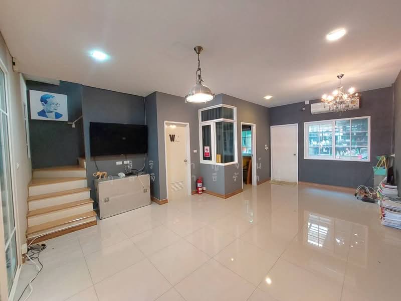 Golden Town Ladprao-Kaset Nawamin - 3-story townhome for rent, 5 bedrooms, 4 bathrooms, extended kit, Bangkok, Khlong Kum, Bueng Kum, Bangkok, 5 Bedrooms, 210 sqm, Townhouse For Rent, by สิริกาญจน์ กุลจิราธีรัตม์, 500255429 - DDproperty.com