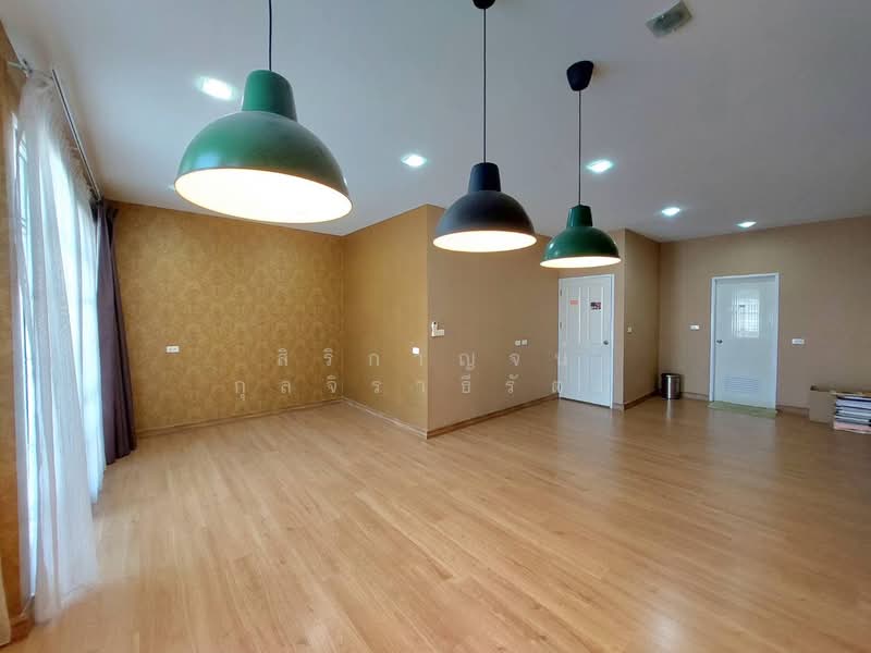Golden Town Ladprao-Kaset Nawamin - 3-story townhome for rent, 5 bedrooms, 4 bathrooms, extended kit, Bangkok, Khlong Kum, Bueng Kum, Bangkok, 5 Bedrooms, 210 sqm, Townhouse For Rent, by สิริกาญจน์ กุลจิราธีรัตม์, 500255429 - DDproperty.com