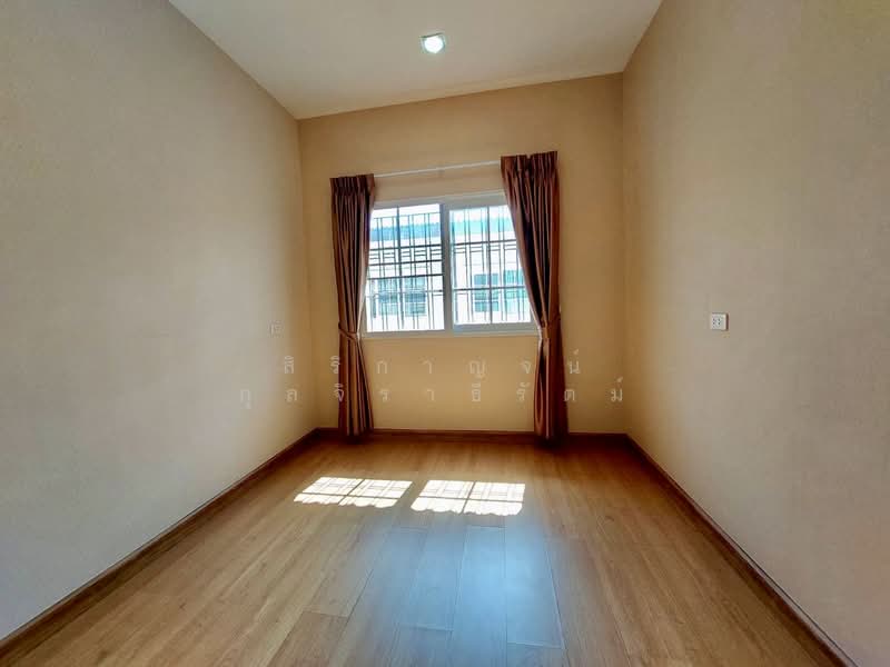 Golden Town Ladprao-Kaset Nawamin - 3-story townhome for rent, 5 bedrooms, 4 bathrooms, extended kit, Bangkok, Khlong Kum, Bueng Kum, Bangkok, 5 Bedrooms, 210 sqm, Townhouse For Rent, by สิริกาญจน์ กุลจิราธีรัตม์, 500255429 - DDproperty.com