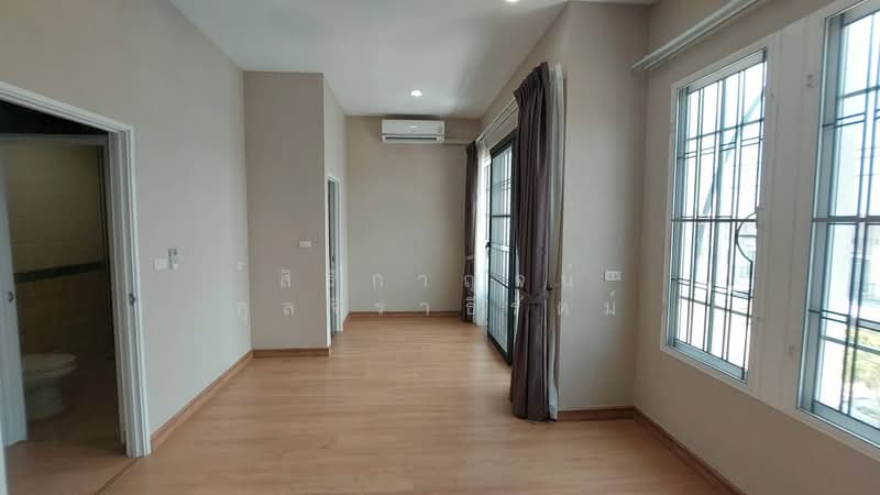 Golden Town Ladprao-Kaset Nawamin - 3-story townhome for rent, 5 bedrooms, 4 bathrooms, extended kit, Bangkok, Khlong Kum, Bueng Kum, Bangkok, 5 Bedrooms, 210 sqm, Townhouse For Rent, by สิริกาญจน์ กุลจิราธีรัตม์, 500255429 - DDproperty.com