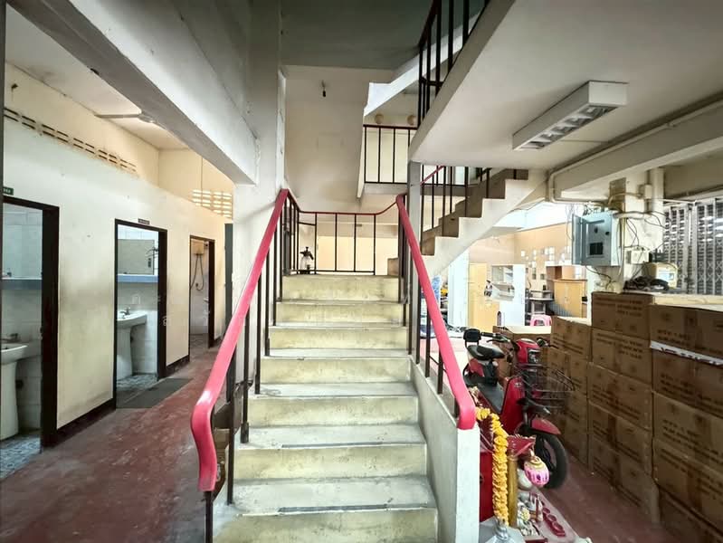 อาคารพาณิชย์ 4 ชั้น 36 ตร.ว. ใกล้ขนส่งสายใต้เก่า และขนส่งสายใต้ใหม่ ถนนบรมราชชนนี, Bangkok, ถนนบรมราชชนนี, Arun Amarin, Bangkok Noi, Bangkok, , 200 sqm, Shophouse For Sale, by คุณ ภรนันท์ปภัษฬ์ สวัสดิยกุล (ปู), 500255451 - DDproperty.com