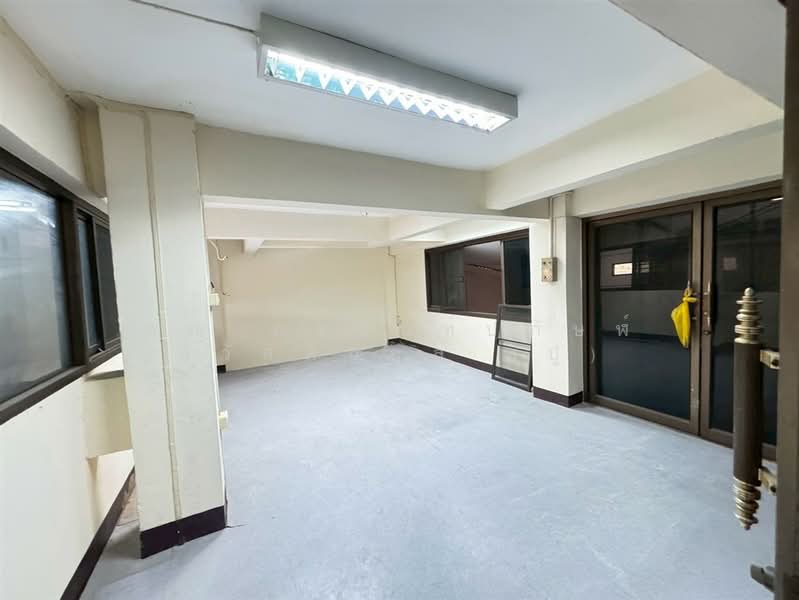 อาคารพาณิชย์ 4 ชั้น 36 ตร.ว. ใกล้ขนส่งสายใต้เก่า และขนส่งสายใต้ใหม่ ถนนบรมราชชนนี, Bangkok, ถนนบรมราชชนนี, Arun Amarin, Bangkok Noi, Bangkok, , 200 sqm, Shophouse For Sale, by คุณ ภรนันท์ปภัษฬ์ สวัสดิยกุล (ปู), 500255451 - DDproperty.com