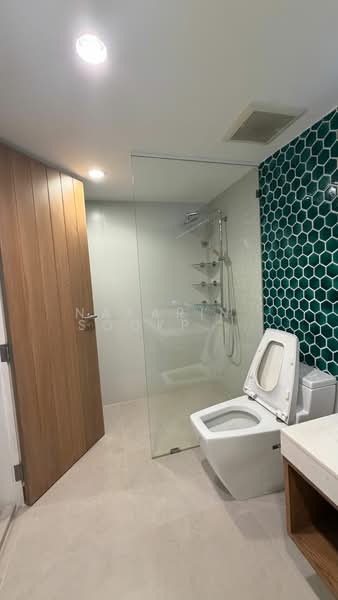 Baan Suanpetch, Bangkok, 18 Soi Sukhumvit 39, Khlong Tan Nua, Watthana, Bangkok, 3 Bedrooms, 240 sqm, Condo For Rent, by Nakarin  Sookpaiboon, 500255476 - DDproperty.com