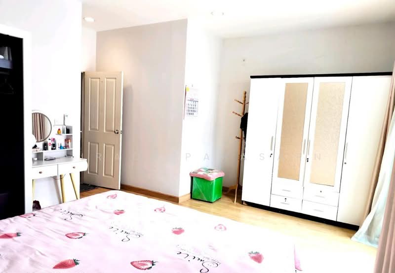 Ban Klang Mueng Ratchada 36, Bangkok, Soi Ratchada 36, Chan Kasem, Chatuchak, Bangkok, 4 Bedrooms, 200 sqm, Single Detached House For Rent, by Airada Parasarn, 500255492 - DDproperty.com