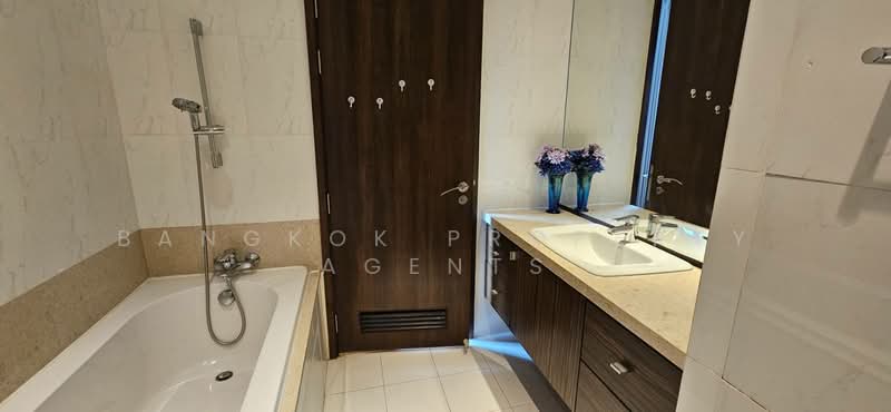 Royal Residence Park, Bangkok, 99 Royal Resident Park Lumphini, Lumphini, Pathum Wan, Bangkok, 4 Bedrooms, 275 sqm, Condo For Rent, by BANGKOK PROPERTY AGENTS, 500255535 - DDproperty.com