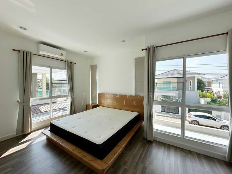 บ้านให้เช่า – ใกล้ตลาดท่ารั้ว เพียง 5 นาที ค่าเช่า 25,000 บาท / เดือน รหัสทรัพย์ : No.12H416, Chiang Mai, San Pu Loei, Doi Saket, Chiang Mai, 3 Bedrooms, 150 sqm, Single Detached House For Rent, by Rutchaporn Tunsiri, 500255551 - DDproperty.com