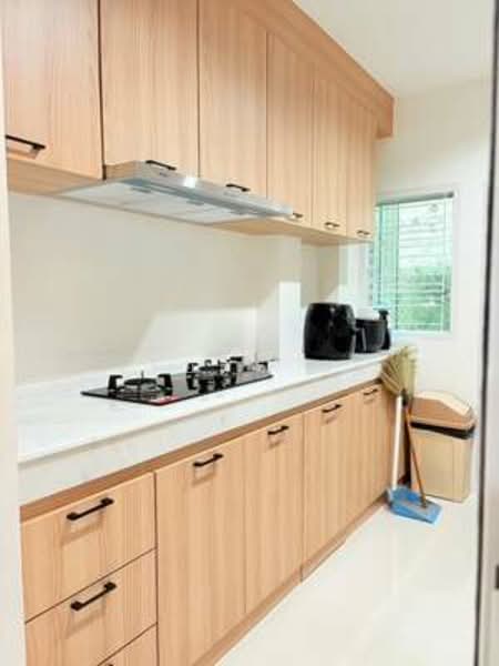 บ้านแต่งครบ พร้อมอยู่ ใจกลางเชียงใหม่! แค่ถือกระเป๋าเข้าอยู่ได้เลย ฟรีเฟอร์ฯ + เครื่องใช้ไฟฟ้าใหม่ทั, Chiang Mai, Pa Tun, Muang Chiang Mai, Chiang Mai, 3 Bedrooms, 120 sqm, Single Detached House For Sale, by เรียลตี้ วัน, 500255566 - DDproperty.com