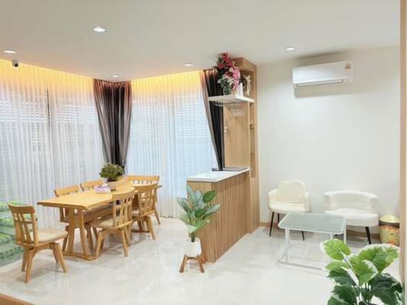 บ้านแต่งครบ พร้อมอยู่ ใจกลางเชียงใหม่! แค่ถือกระเป๋าเข้าอยู่ได้เลย ฟรีเฟอร์ฯ + เครื่องใช้ไฟฟ้าใหม่ทั, Chiang Mai, Pa Tun, Muang Chiang Mai, Chiang Mai, 3 Bedrooms, 120 sqm, Single Detached House For Sale, by เรียลตี้ วัน, 500255566 - DDproperty.com