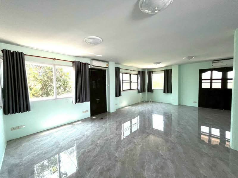 ฟีนิกซ์ ปาร์ค, Pathum Thani, Khlong Song, Khlong Luang, Pathum Thani, 3 Bedrooms, 345 sqm, Townhouse For Sale, by ERA Thailand, 500255683 - DDproperty.com