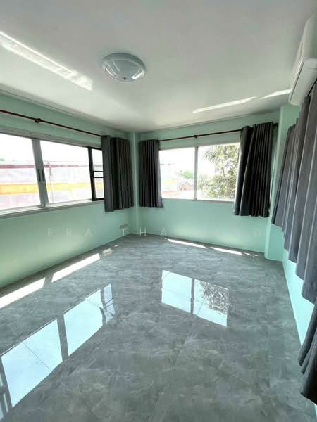 ฟีนิกซ์ ปาร์ค, Pathum Thani, Khlong Song, Khlong Luang, Pathum Thani, 3 Bedrooms, 345 sqm, Townhouse For Sale, by ERA Thailand, 500255683 - DDproperty.com