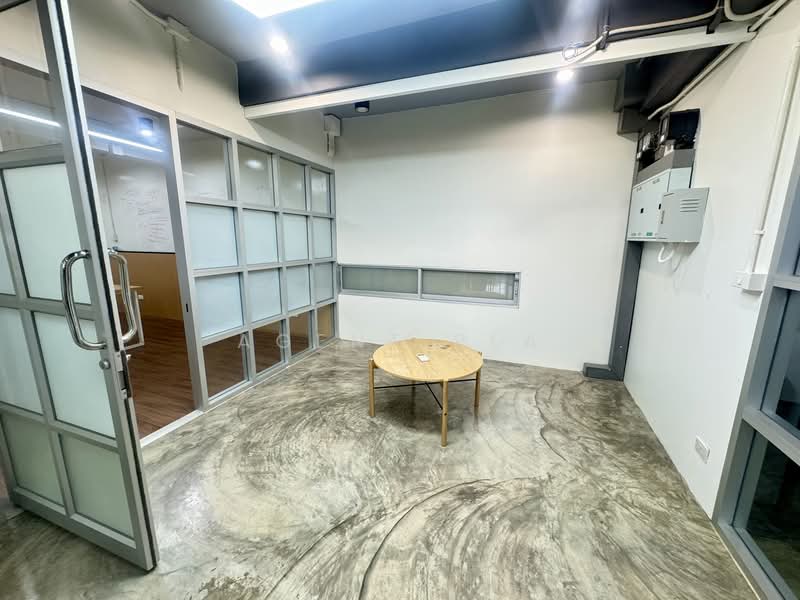 Ready-to-use office space for rent in the Silom area, near BTS Saint Louis Station (SPSAD3935), Bangkok, ถนนปั้น-สีลม, Silom, Bang Rak, Bangkok, , 80 sqm, Office Space For Rent, by Agent Pla, 500255758 - DDproperty.com