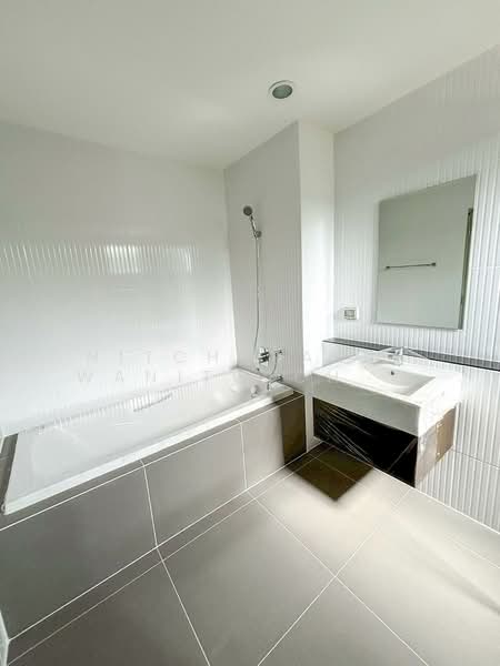 Baan Klang Muang The Edition Sathorn-Suksawat, Bangkok, Soi Suksawat 64, Bangmot, Thung Khru, Bangkok, 4 Bedrooms, 325 sqm, Townhouse For Sale, by Nitchakarn  Wanitwichakornkit , 500255804 - DDproperty.com