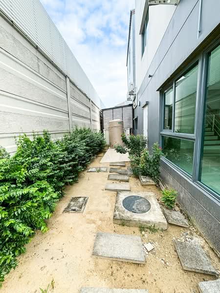 Baan Klang Muang The Edition Sathorn-Suksawat, Bangkok, Soi Suksawat 64, Bangmot, Thung Khru, Bangkok, 4 Bedrooms, 325 sqm, Townhouse For Sale, by Nitchakarn  Wanitwichakornkit , 500255804 - DDproperty.com