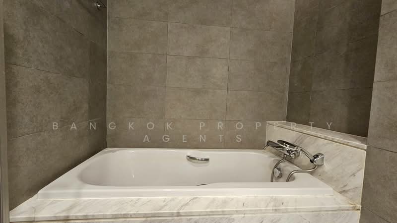 Piya Residence, Bangkok, Soi Sukhumvit 28-30, Khong Tan, Khlong Toei, Bangkok, 2 Bedrooms, 112 sqm, Condo For Rent, by BANGKOK PROPERTY AGENTS, 500255813 - DDproperty.com