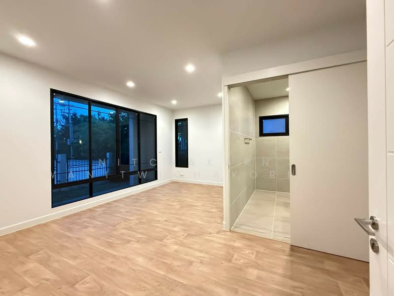 Setthasiri Wongwaen-Chatuchot, Bangkok, 1353 Sam Wa Tawan Tok, Sam Wa Tawan Tok, Khlong Sam Wa, Bangkok, 5 Bedrooms, 499 sqm, Single Detached House For Sale, by Nitchakarn  Wanitwichakornkit , 500255819 - DDproperty.com