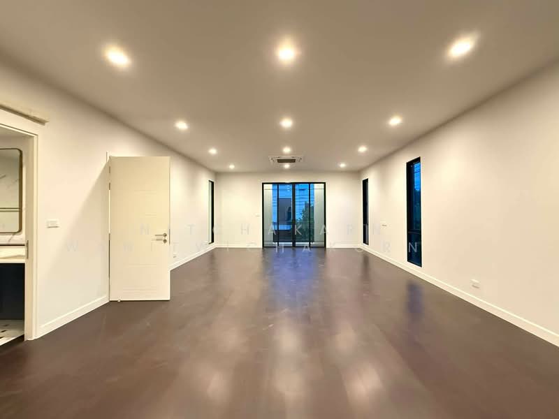 Setthasiri Wongwaen-Chatuchot, Bangkok, 1353 Sam Wa Tawan Tok, Sam Wa Tawan Tok, Khlong Sam Wa, Bangkok, 5 Bedrooms, 499 sqm, Single Detached House For Sale, by Nitchakarn  Wanitwichakornkit , 500255819 - DDproperty.com