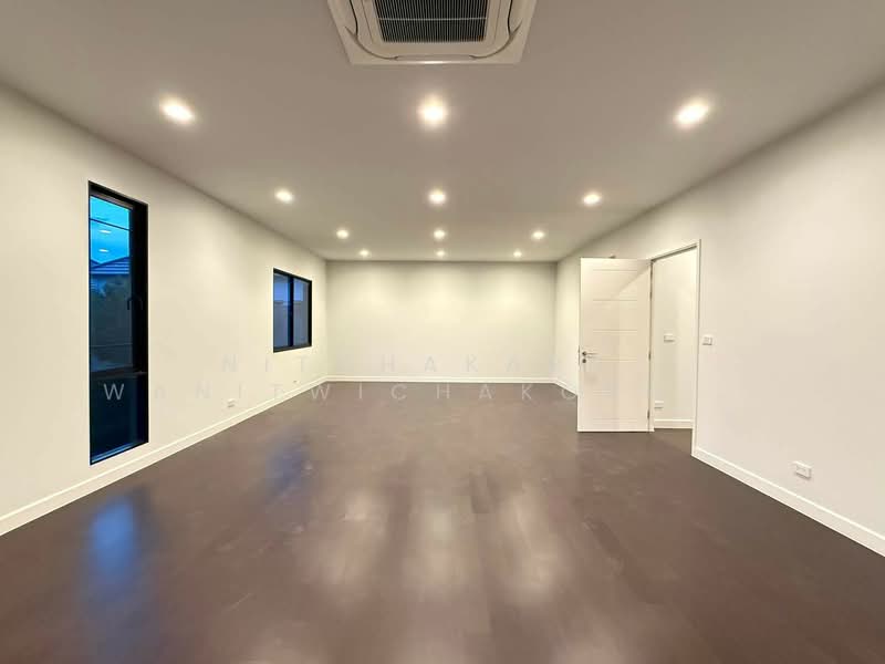 Setthasiri Wongwaen-Chatuchot, Bangkok, 1353 Sam Wa Tawan Tok, Sam Wa Tawan Tok, Khlong Sam Wa, Bangkok, 5 Bedrooms, 499 sqm, Single Detached House For Sale, by Nitchakarn  Wanitwichakornkit , 500255819 - DDproperty.com