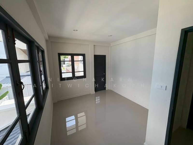 undefined, Bangkok, Sala Thammasop, Thawi Watthana, Bangkok, 3 Bedrooms, 200 sqm, Single Detached House For Sale, by Nitchakarn  Wanitwichakornkit , 500255876 - DDproperty.com