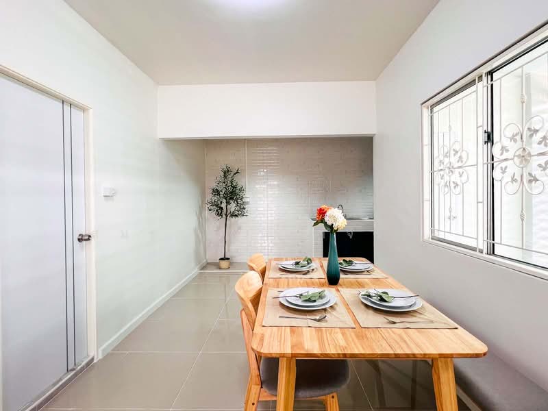 Baan Phrueksa D, Pathum Thani, Liab Klong Sam Road, Khlong Sam, Khlong Luang, Pathum Thani, 2 Bedrooms, 120 sqm, Townhouse For Sale, by Somchai Ruechajirakit, 500255877 - DDproperty.com