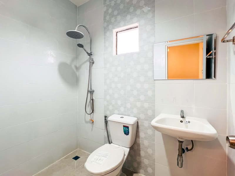 Baan Phrueksa D, Pathum Thani, Liab Klong Sam Road, Khlong Sam, Khlong Luang, Pathum Thani, 2 Bedrooms, 120 sqm, Townhouse For Sale, by Somchai Ruechajirakit, 500255877 - DDproperty.com