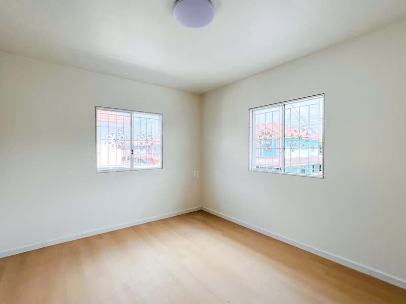 Baan Phrueksa D, Pathum Thani, Liab Klong Sam Road, Khlong Sam, Khlong Luang, Pathum Thani, 2 Bedrooms, 120 sqm, Townhouse For Sale, by Somchai Ruechajirakit, 500255877 - DDproperty.com