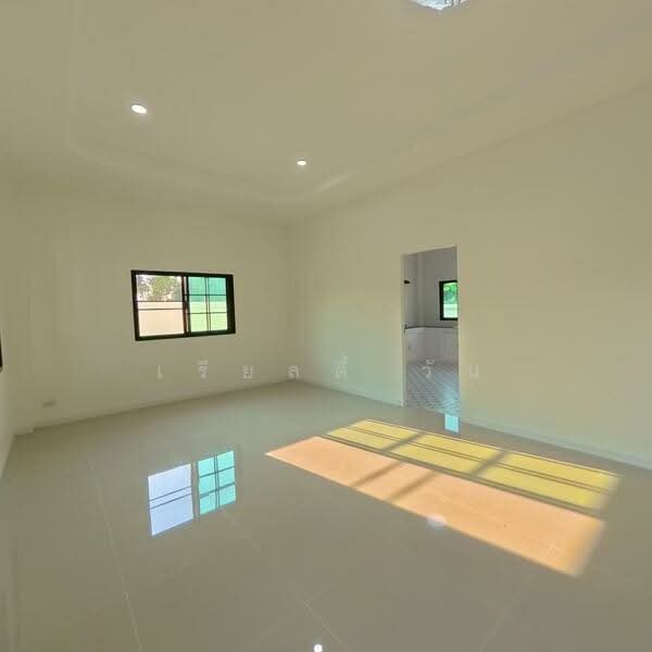 บ้านใหม่แกะกล่อง ราคาไม่ถึง 3 ล้าน! ได้พื้นที่เยอะ เงียบสงบ น่าอยู่สุดๆ พร้อมของแถมจัดเต็ม บ้านเดี่ย, Chiang Mai, Nong Yaeng, San Sai, Chiang Mai, 3 Bedrooms, 148 sqm, Single Detached House For Sale, by เรียลตี้ วัน, 500255892 - DDproperty.com