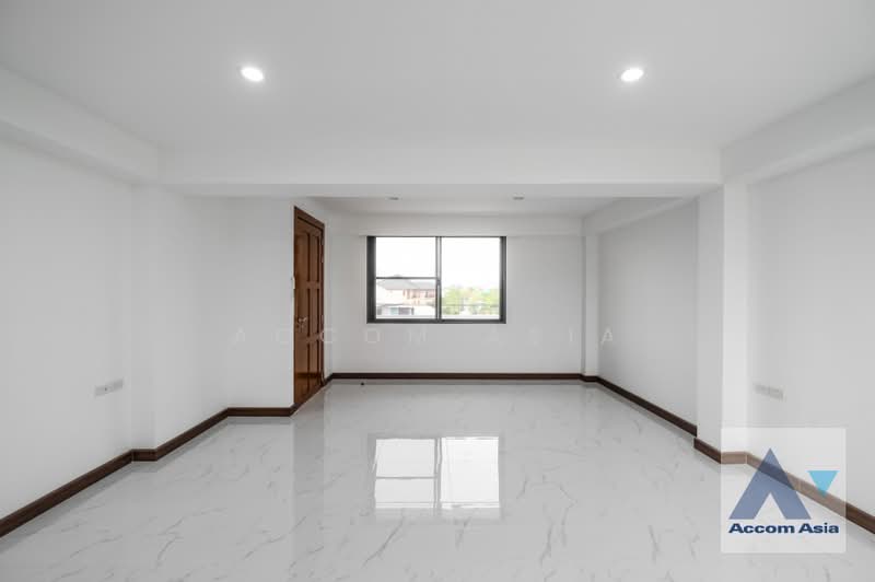 บ้านรีโนเวทใหม่ สไตล์โมเดิร์น เหมาะทำโฮมออฟฟิศ มีระเบียงขนาดใหญ่ ในสุขุมวิท, กรุงเทพ, คลองตันเหนือ, วัฒนา, กรุงเทพ, 734 ตร.ม., บ้านเดี่ยว ให้เช่า, โดย Accom Asia, 500255896 - DDproperty.com