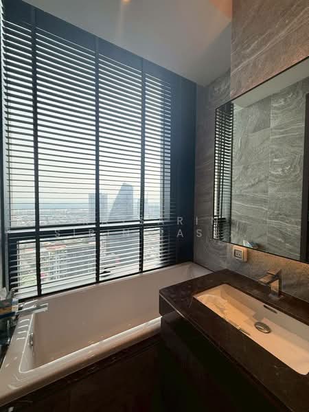 The Esse Sukhumvit 36, Bangkok, Soi Sukhumvit 36, Sukhumvit Road, Phra Kanong, Khlong Toei, Bangkok, 2 Bedrooms, 73 sqm, Condo For Rent, by Ratsarin Sirinipaspong, 500255930 - DDproperty.com