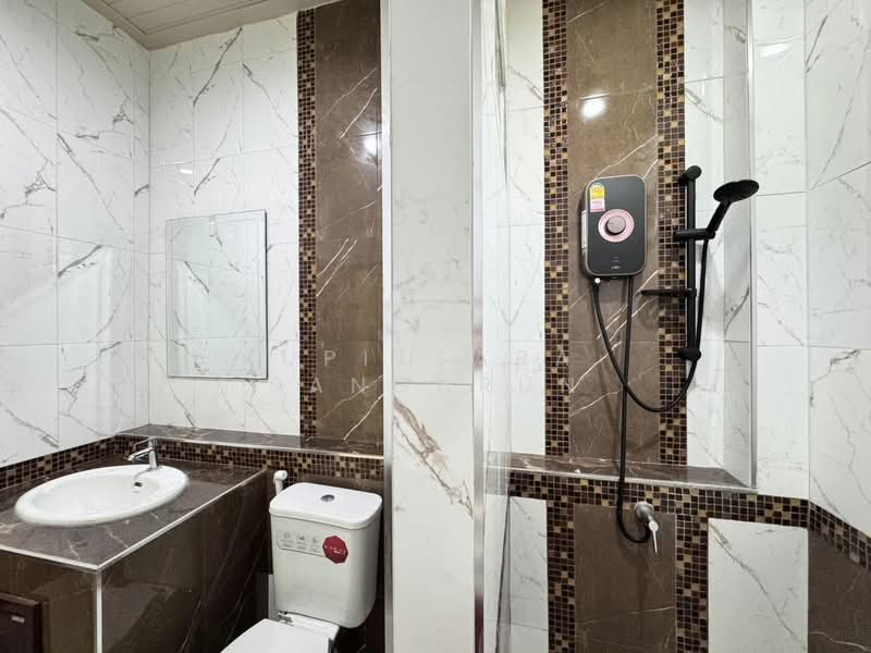 3-BR House, Chon Buri (Pattaya), Poong, Bang Lamung (Pattaya), Chon Buri (Pattaya), 3 Bedrooms, 600 sqm, Single Detached House For Rent, by Supitsara  Sangarun, 500255956 - DDproperty.com