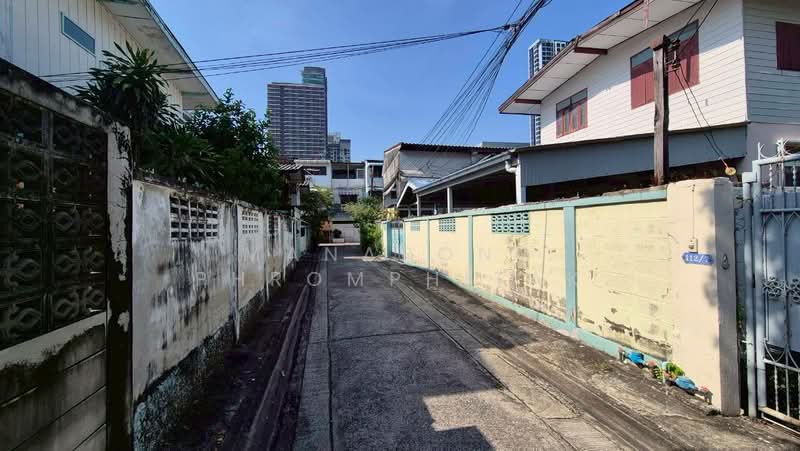 For Rent - Detached house near MRT Bang Pho - Pracha Rat Sai 1 Road, Bangkok
