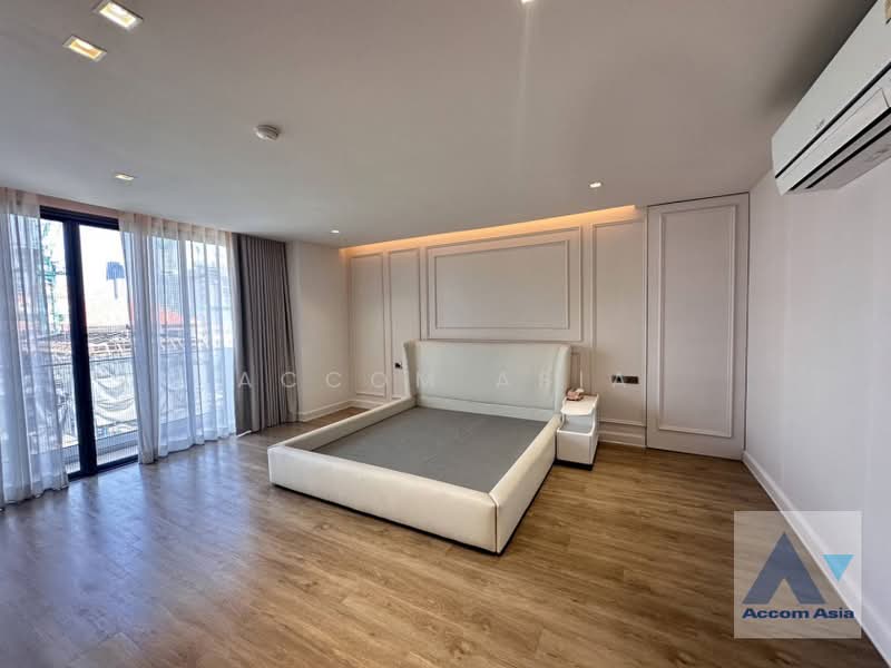 Phatssana Gardens, Bangkok, 19 Soi Ekkamai 6, Sukhumvit 63 Road, Phra Kanong Nua, Watthana, Bangkok, 3 Bedrooms, 345 sqm, Condo For Rent, by Accom Asia, 500256204 - DDproperty.com