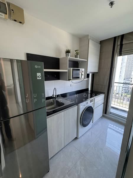 Life Ratchadapisek, Bangkok, 279 Ratchadapisaek Road, Huai Khwang, Huai Khwang, Bangkok, 2 Bedrooms, 46 sqm, Condo For Rent, by Juthabhorn Uppachit (Amy), 500256205 - DDproperty.com