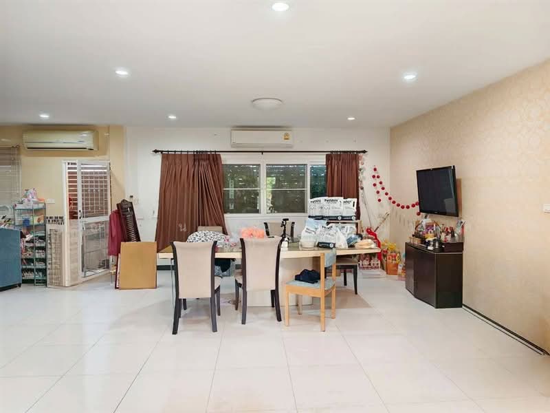 บ้านเดี่ยว 2 ชั้น 100 ตร.ว. บ้านเดี่ยว ใกล้โรงเรียนเอกบูรพา วิเทศศึกษา ซอยสามวา17, Bangkok, ถนนรามอินทรา, Bang Chun, Khlong Sam Wa, Bangkok, 4 Bedrooms, 400 sqm, Single Detached House For Sale, by คุณ ปั่น อินทะอุ่นวงศ์ (ปั่น), 500256232 - DDproperty.com