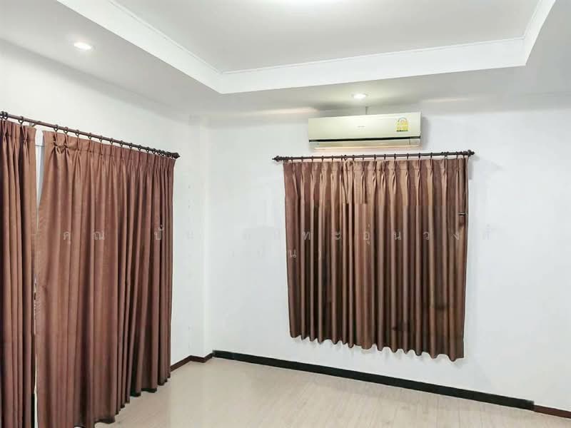 บ้านเดี่ยว 2 ชั้น 100 ตร.ว. บ้านเดี่ยว ใกล้โรงเรียนเอกบูรพา วิเทศศึกษา ซอยสามวา17, กรุงเทพ, ถนนรามอินทรา, บางชัน, คลองสามวา, กรุงเทพ, 400 ตร.ม., บ้านเดี่ยว ขาย, โดย คุณ ปั่น อินทะอุ่นวงศ์ (ปั่น), 500256232 - DDproperty.com