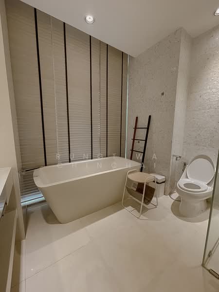 Vittorio 39, Bangkok, 8 Sukhumvit, Khlong Tan Nua, Watthana, Bangkok, 2 Bedrooms, 139 sqm, Condo For Rent, by Rungtiwa Chinchai, 500256304 - DDproperty.com