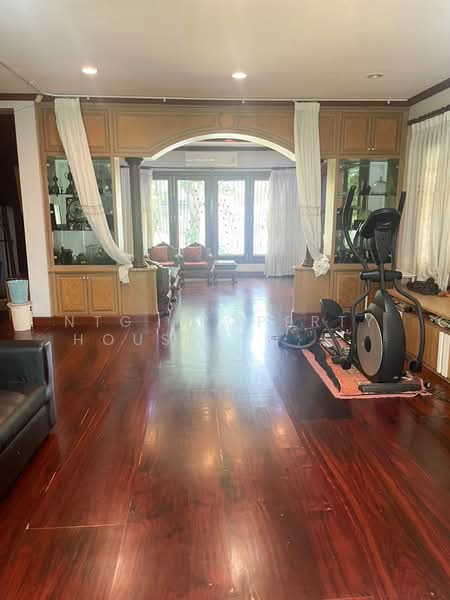 NG342 ให้เช่าบ้านเดี่ยว หลังใหญ่ ลาดพร้าว 48 เหมาะทำโฮมออฟฟิศ และอยู่อาศัย, Bangkok, ลาดพร้าว48, Samsen Nok, Huai Khwang, Bangkok, 4 Bedrooms, 300 sqm, Single Detached House For Rent, by NTG Property House Co.,Ltd., 500256357 - DDproperty.com