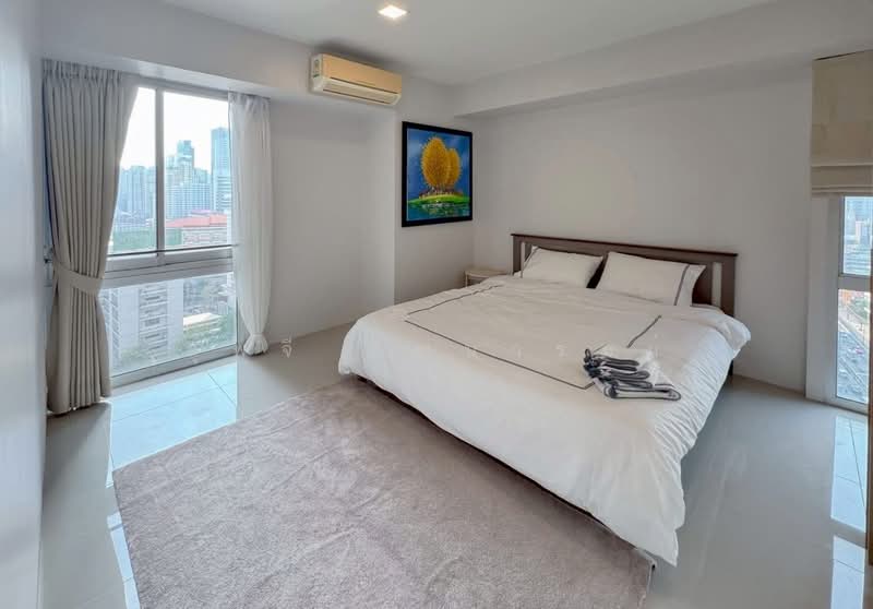 My Resort Bangkok, Bangkok, 1724 Petchaburi Road, Bang Kapi, Huai Khwang, Bangkok, 2 Bedrooms, 64 sqm, Condo For Rent, by Supajee Wattanarom, 500256401 - DDproperty.com