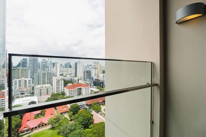 The Esse Asoke, Bangkok, 333 Soi Sukhumvit 21, Sukhumvit Road, Khlongtoei Nua, Watthana, Bangkok, 1 Bedroom, 47 sqm, Condo For Rent, by Supajee Wattanarom, 500256402 - DDproperty.com
