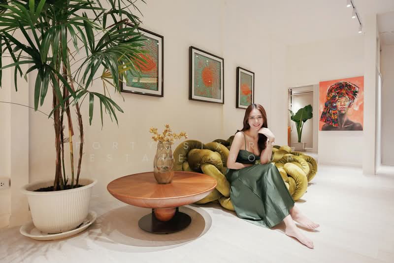 ปล่อยเช่า Pool Villa 2ชั้น ย่านสุขุมวิท, Bangkok, Khlong Tan Nua, Watthana, Bangkok, 7 Bedrooms, 1,000 sqm, Villa For Rent, by Forty-Six Real Estate Group, 500256406 - DDproperty.com