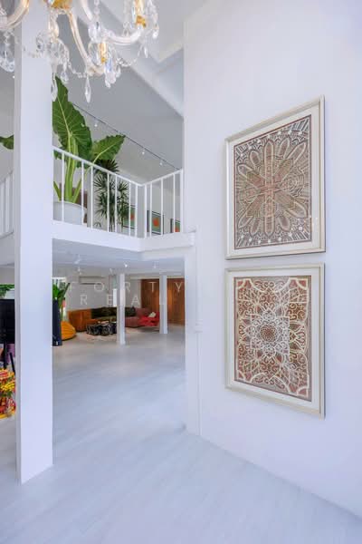 ปล่อยเช่า Pool Villa 2ชั้น ย่านสุขุมวิท, Bangkok, Khlong Tan Nua, Watthana, Bangkok, 7 Bedrooms, 1,000 sqm, Villa For Rent, by Forty-Six Real Estate Group, 500256406 - DDproperty.com